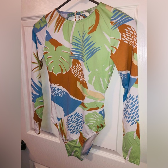 Roxy one piece bathing suit - Picture 2 of 5